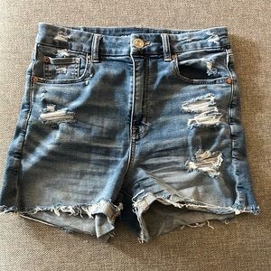 Size 6 American Eagle high waisted curvy super stretch distressed shorts